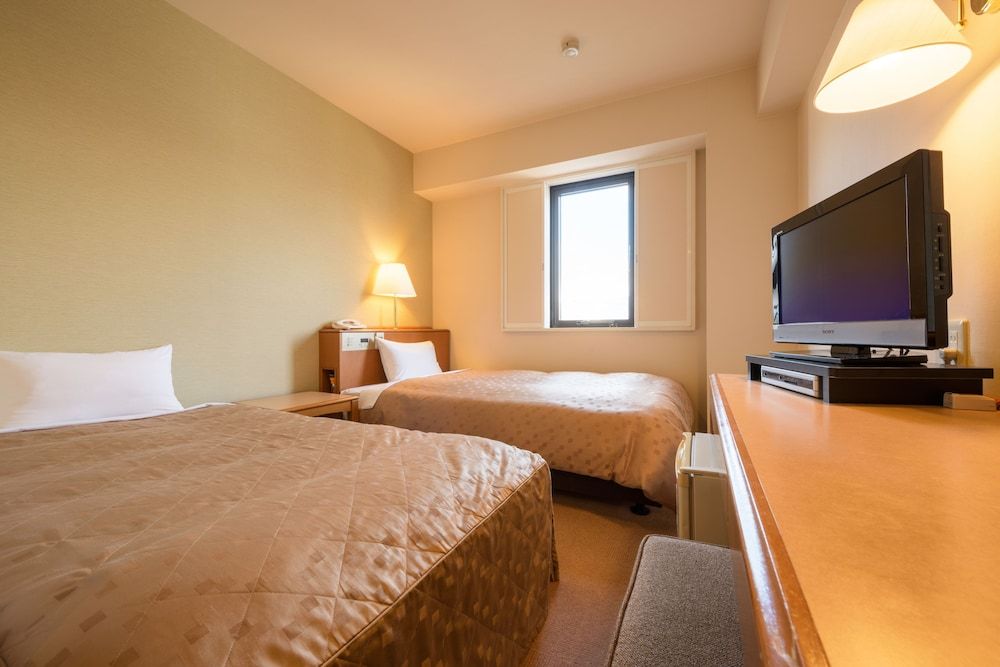 Semi Twin Room, Smoking