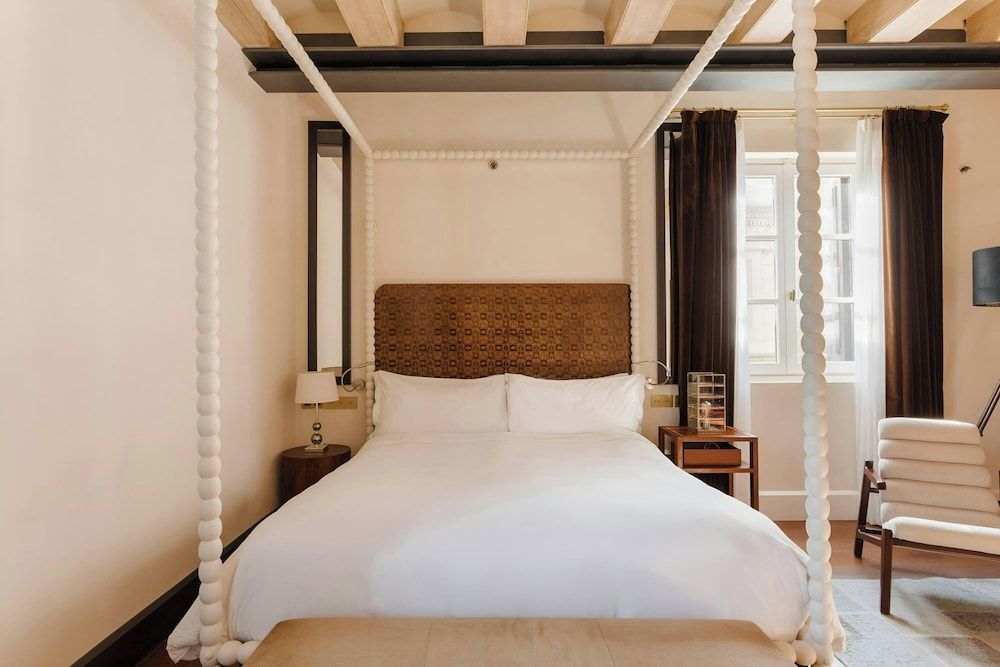 Suite, 1 King Bed