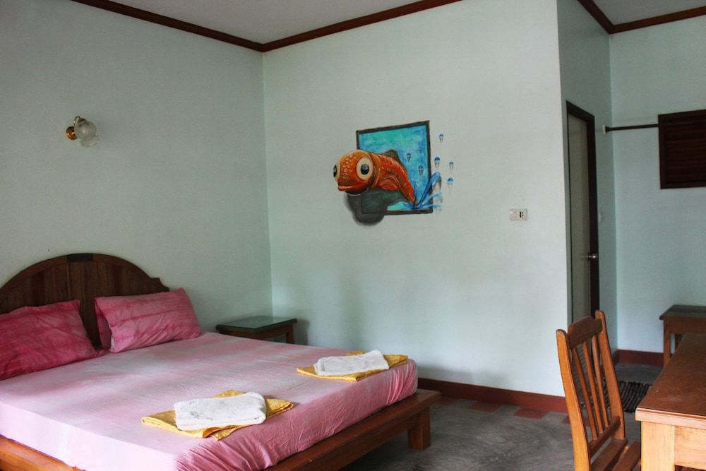 Chill Out Bar and Bungalows Chillout Art House