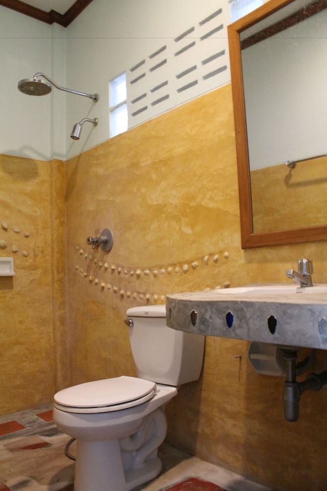 Chill Out Bar and Bungalows Chillout Art House 3