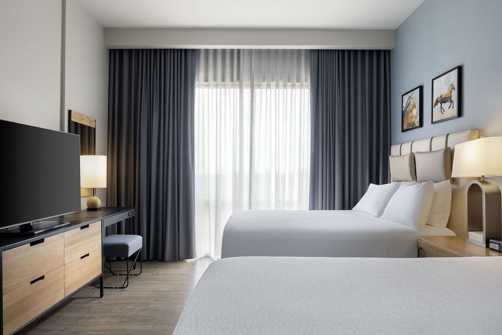 Room, 2 Queen Beds, Accessible (2 Room,Mobility&Hearing,Roll-inShower)