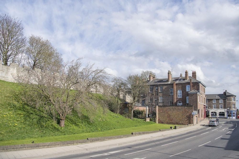 undefined The Tansy House on Queen Street 3