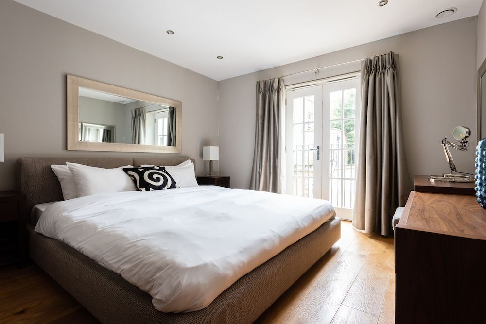 The Norfolk Townhouse - Large & Stunning 5BDR Mews Home on Private Street House (5 Bedrooms) 3
