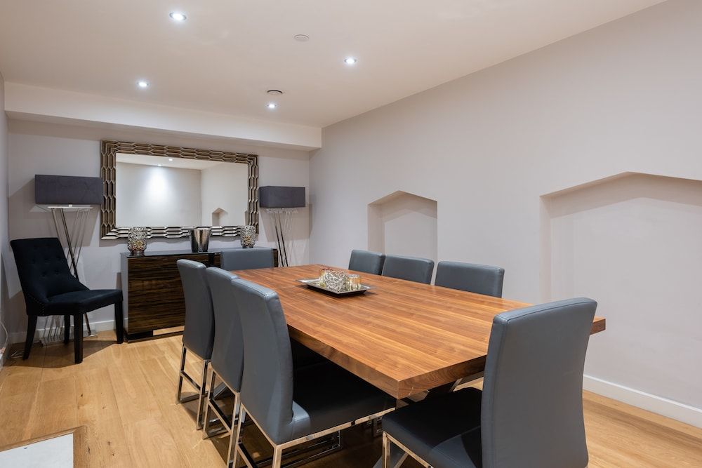 undefined The Norfolk Townhouse - Large & Stunning 5BDR Mews Home on Private Street 3