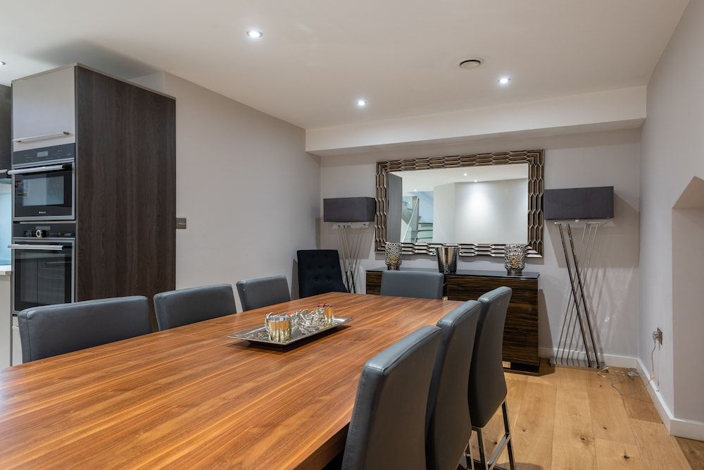 undefined The Norfolk Townhouse - Large & Stunning 5BDR Mews Home on Private Street 4