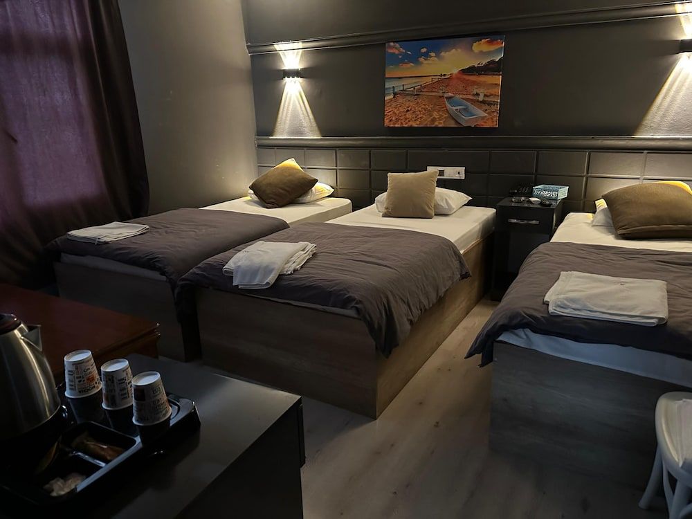 Asus Palmiye Otel Triple Room 6