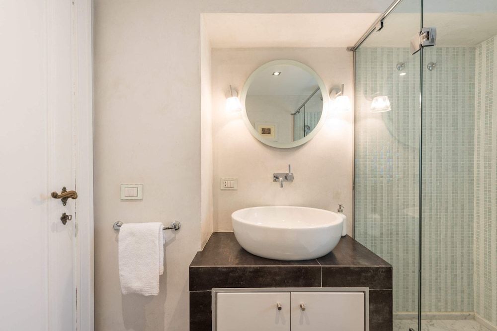 Charming 2bed Apt Overlooking Duomo Apartment, 2 Bedrooms 23