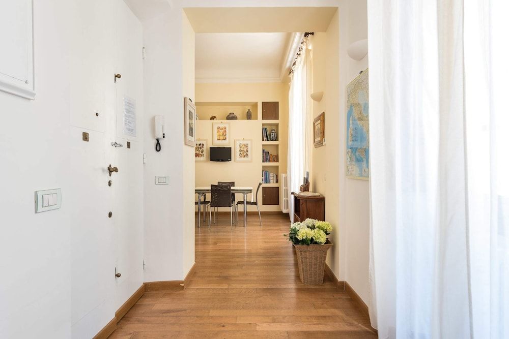 Charming 2bed Apt Overlooking Duomo Apartment, 2 Bedrooms 31