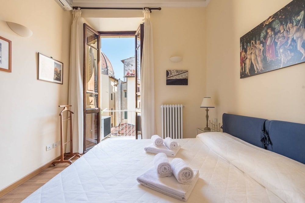 Charming 2bed Apt Overlooking Duomo Apartment, 2 Bedrooms 30