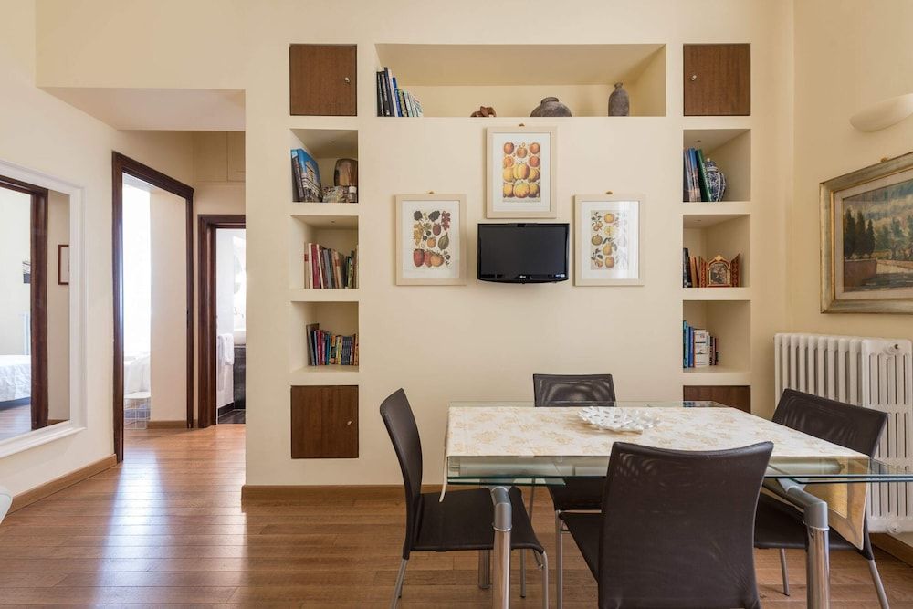 Charming 2bed Apt Overlooking Duomo Apartment, 2 Bedrooms 32