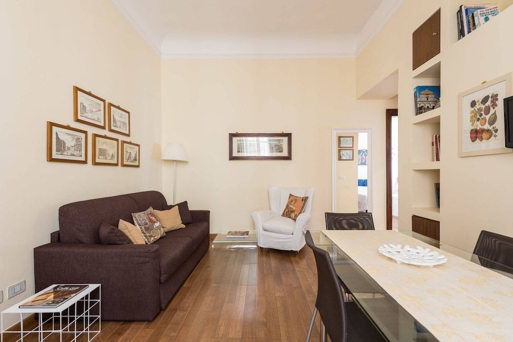 Charming 2bed Apt Overlooking Duomo Apartment, 2 Bedrooms 37