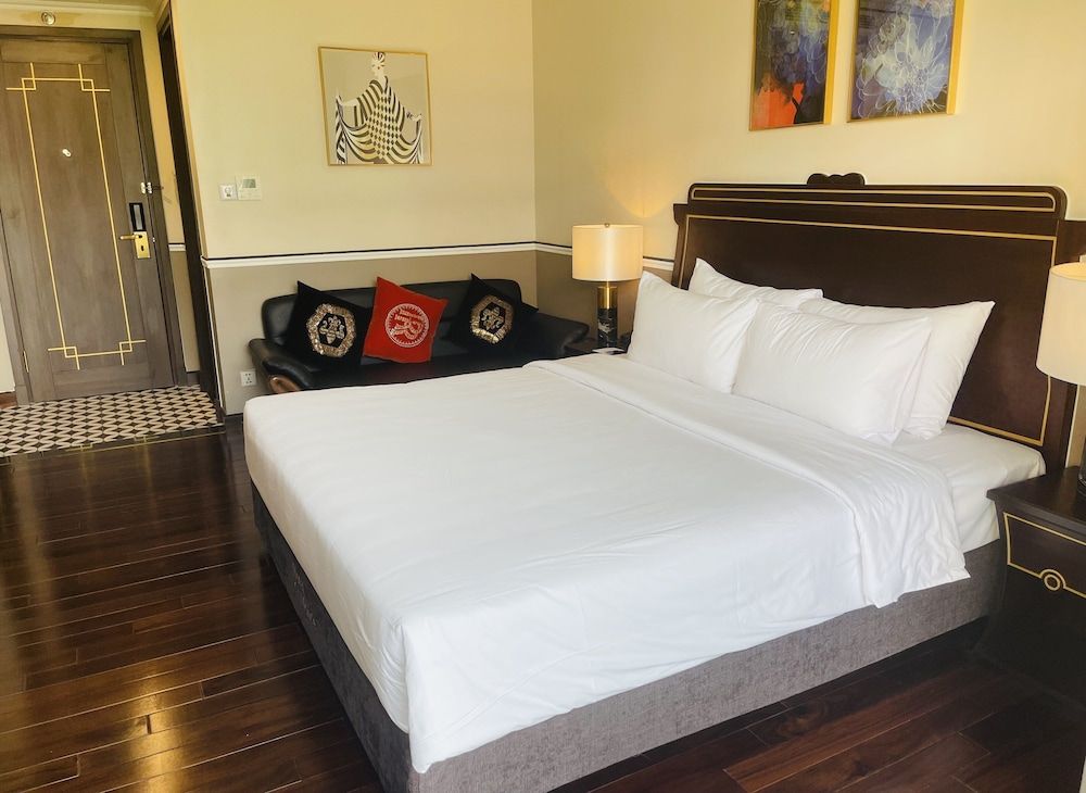 undefined Hotel du Monde Art 10