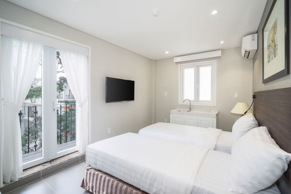 undefined Parkhill Hotel & Apartment