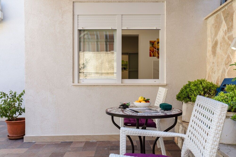 undefined Apartments Martha 9