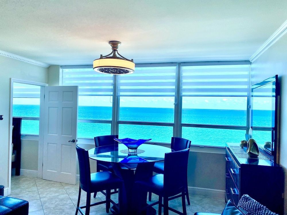 Direct ocean front condo Miami Beach Deluxe Condo 18