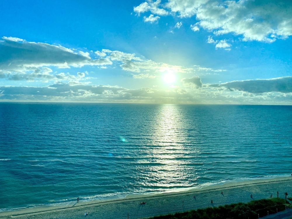 Direct ocean front condo Miami Beach Deluxe Condo 22