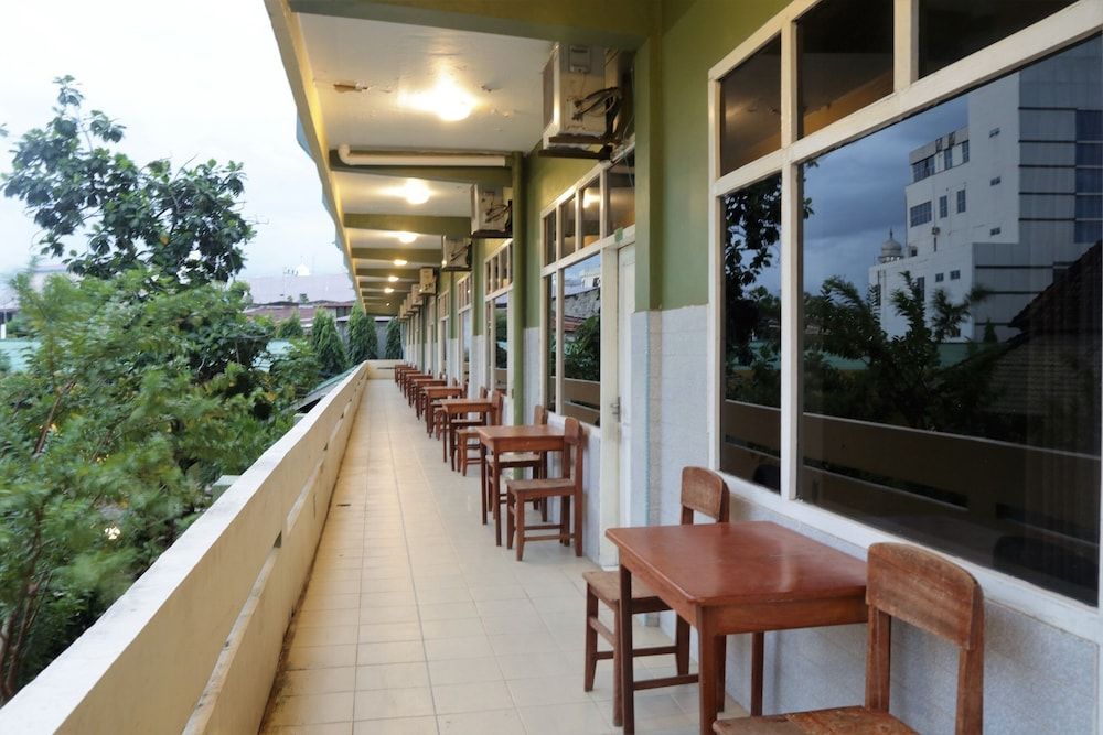 Plum Hotel Lading Banda Aceh Family Room, Non Smoking, Garden View 3