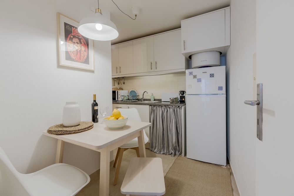 Sunny Bairro Alto / Chiado Apartment, By TimeCooler Apartment, 2 Bedrooms 13