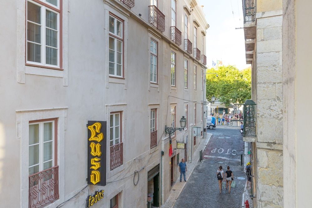 Sunny Bairro Alto / Chiado Apartment, By TimeCooler Apartment, 2 Bedrooms 29