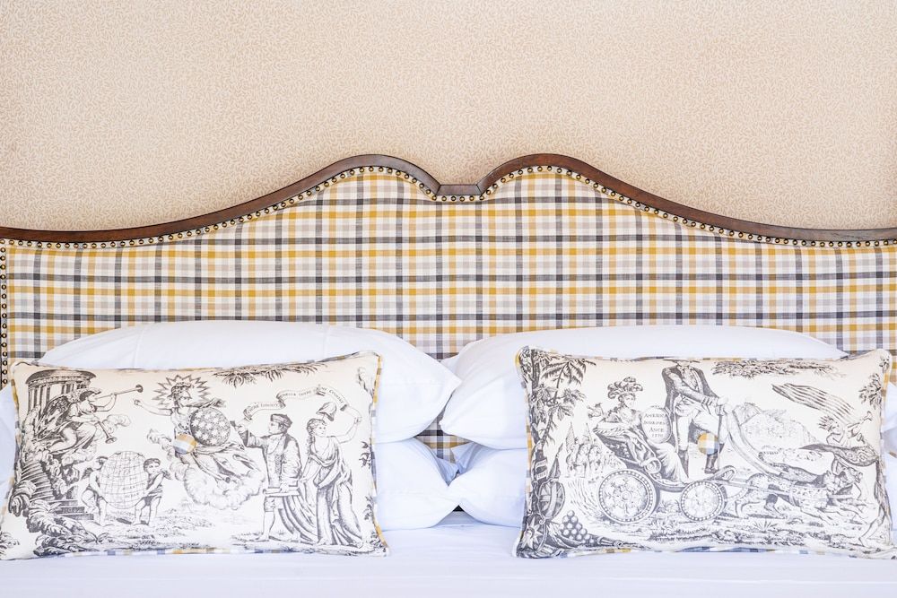 The Millbrook Inn Luxury Room 2 - The Liberty, 1 King Bed, Accessible, Patio 3