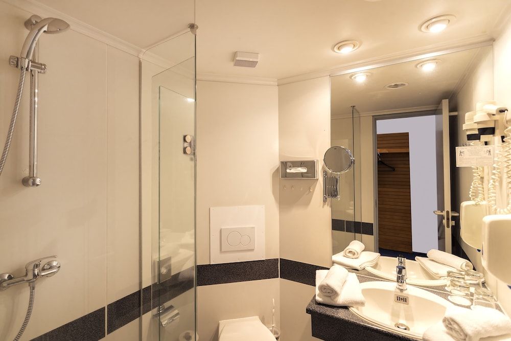 Hotel am See Standard Double Room 5