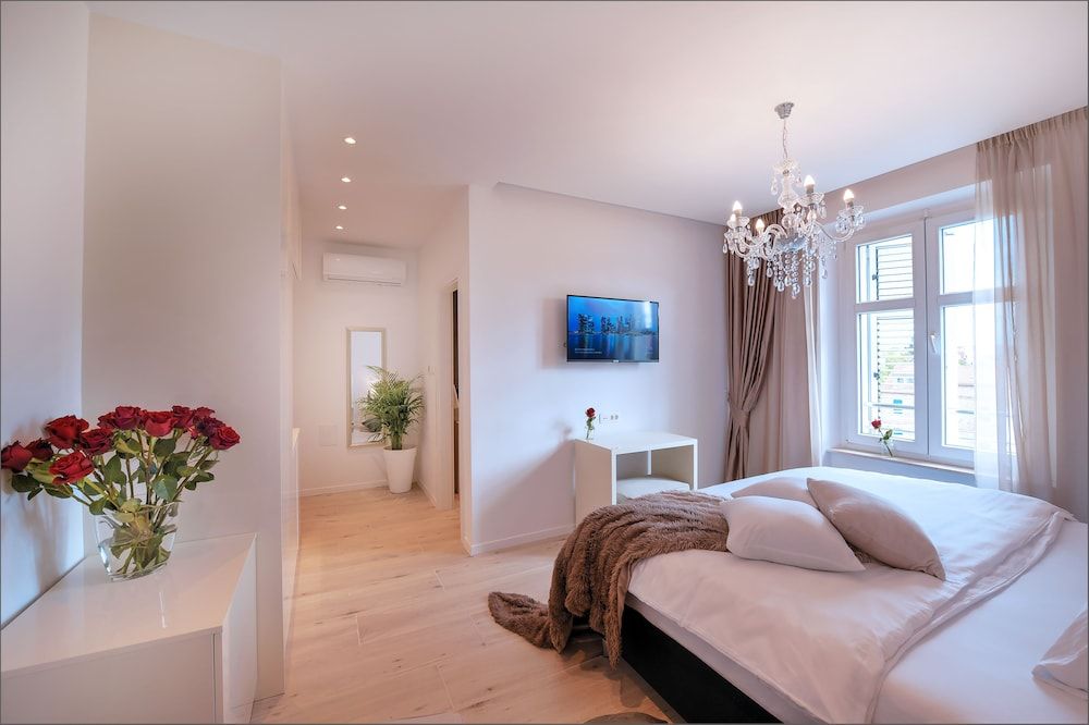 undefined Via Porto Rooms 10