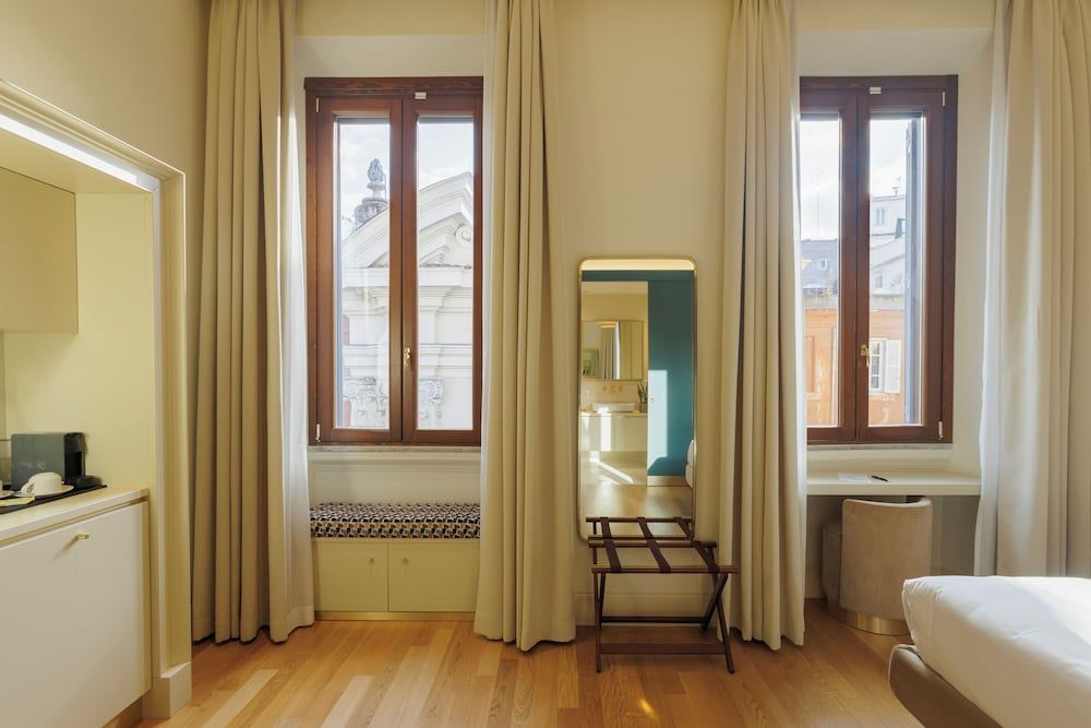 Sentho Roma Deluxe Room 6