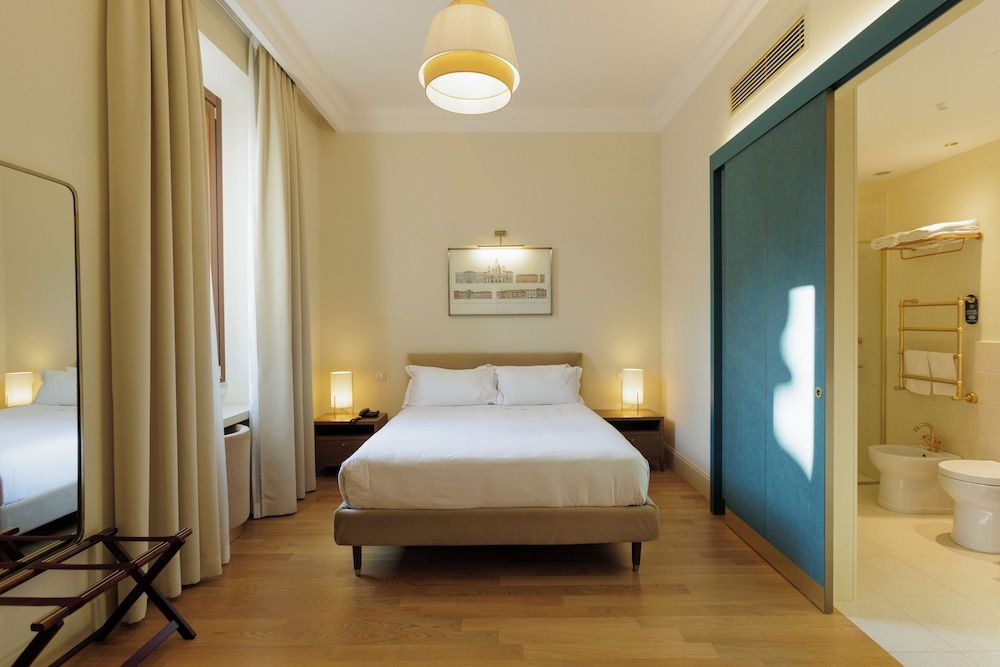 Sentho Roma Deluxe Room 2