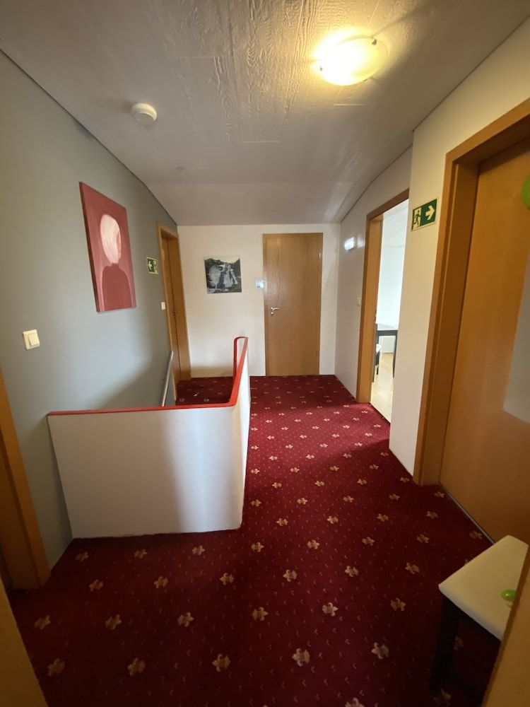 Grund guesthouse Economy Single Room, Shared Bathroom 3