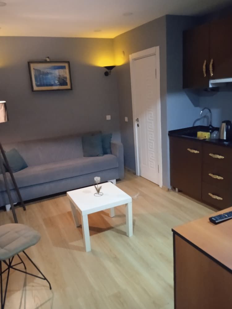 undefined Medusa Home 9