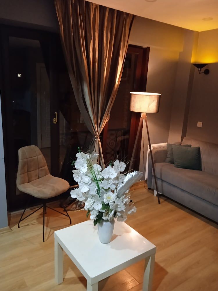 undefined Medusa Home 8