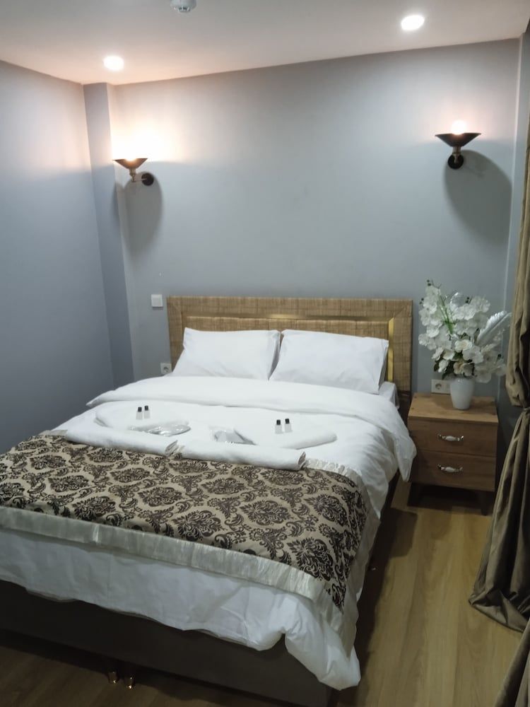 undefined Medusa Home 5