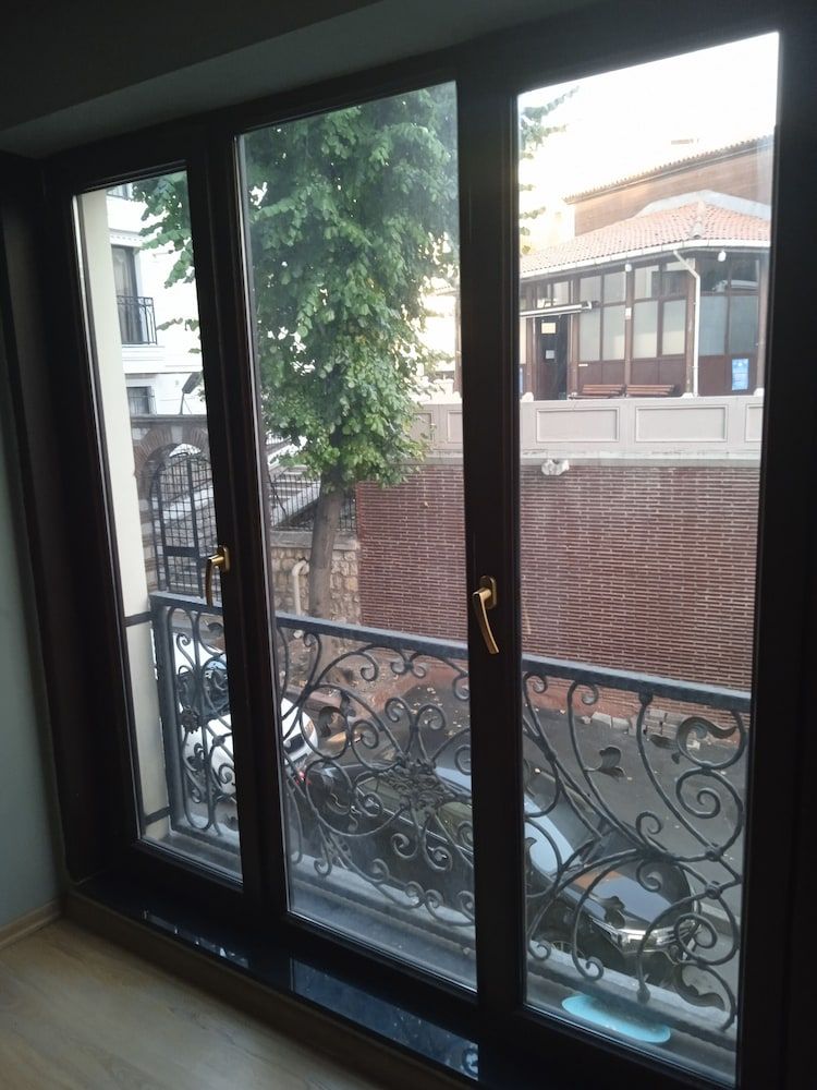 undefined Medusa Home 4