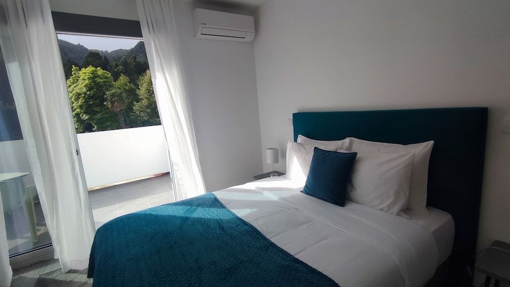 Atlantic 3 Bicas - Furnas Panoramic Double Room 4