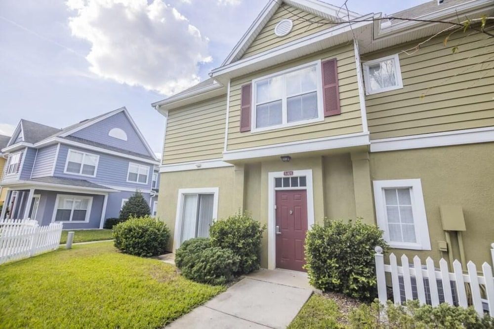 undefined Lin's Villas at Seven Dwarfs Condo