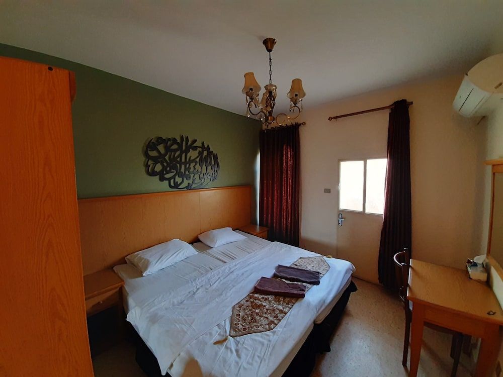 Moab Land Hotel Deluxe Single Room 2