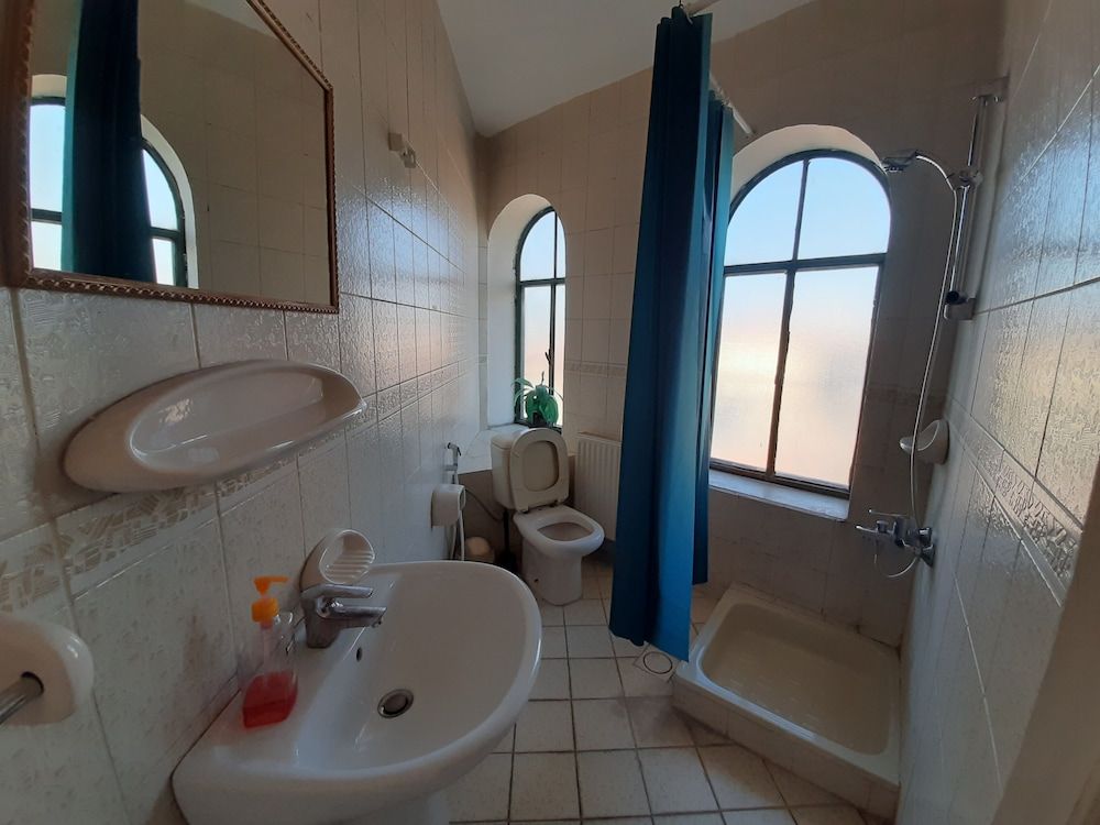 Moab Land Hotel Comfort Triple Room 5