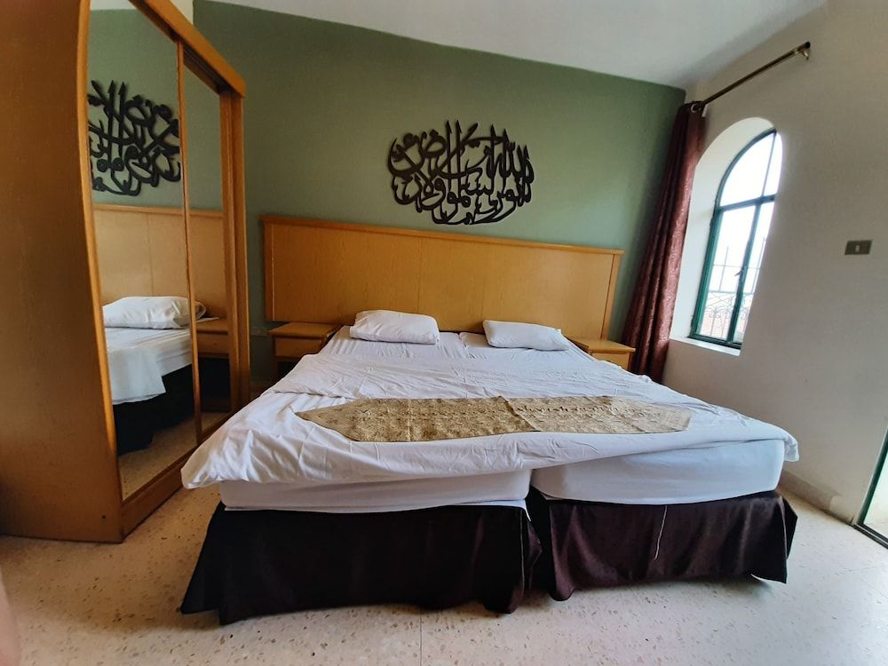 Moab Land Hotel Deluxe Double Room 7