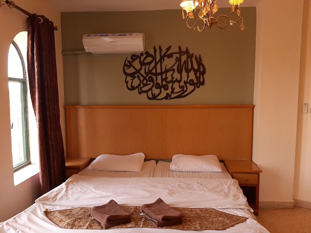 Moab Land Hotel Deluxe Single Room 3