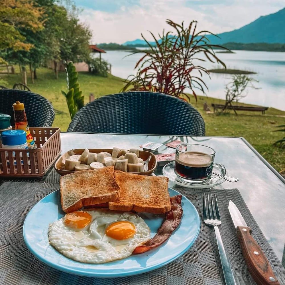 Green View Resort Deluxe Cabin 6