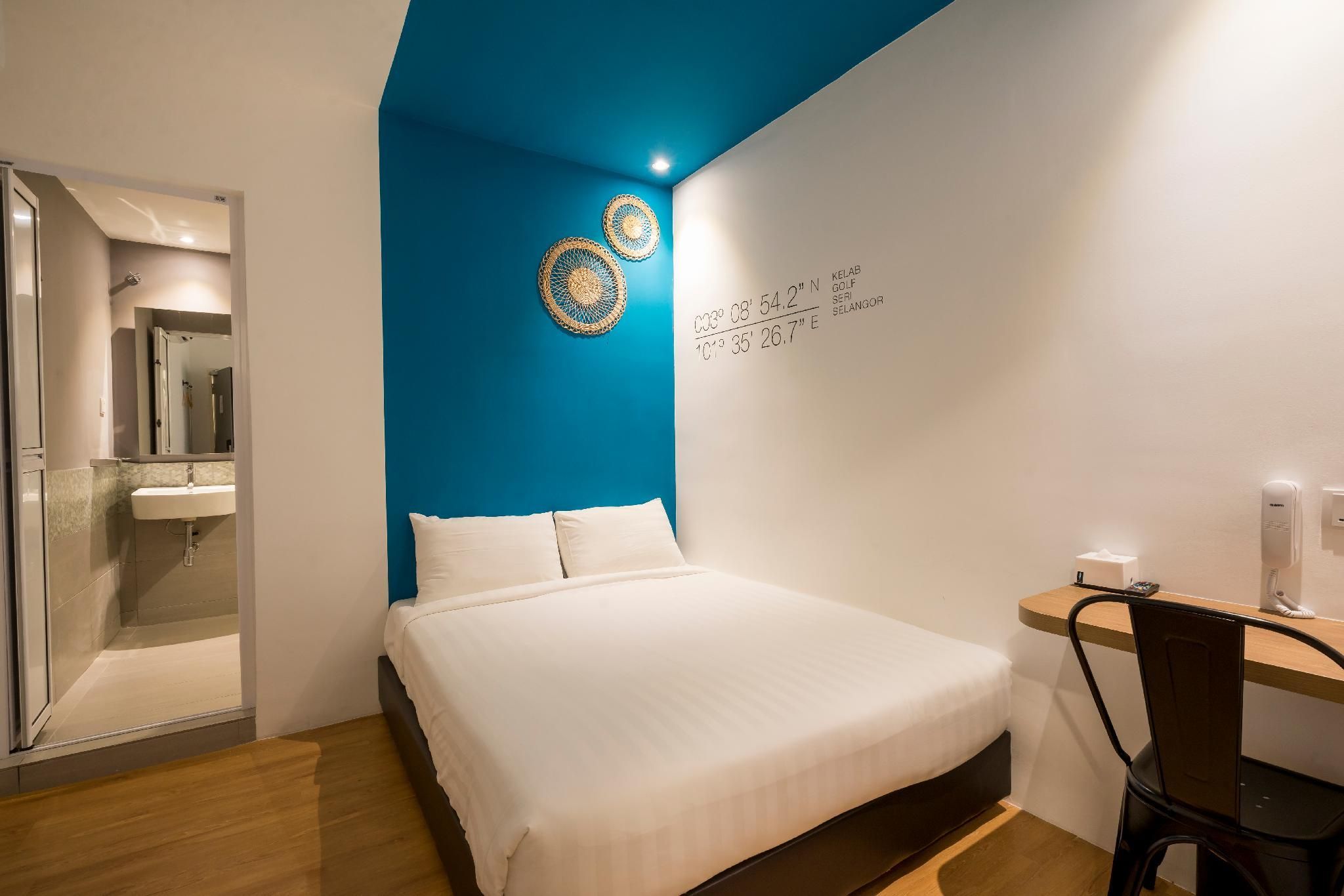 Deluxe Queen Room without Window