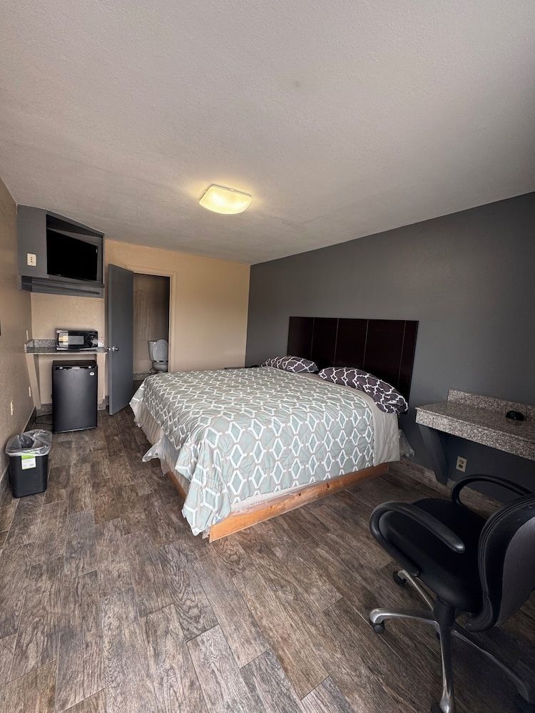 Economy Single Room