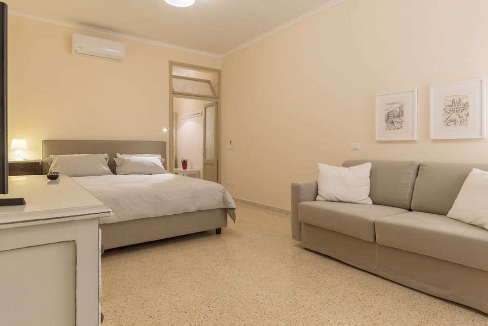 undefined Campo De' Fiori Central Flat 5