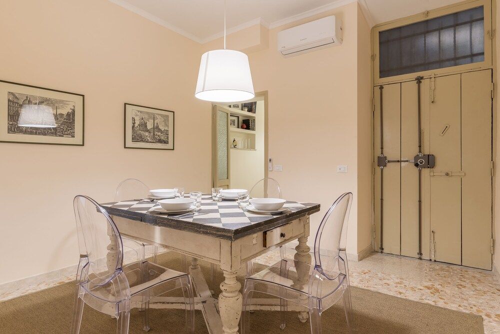 undefined Campo De' Fiori Central Flat 8