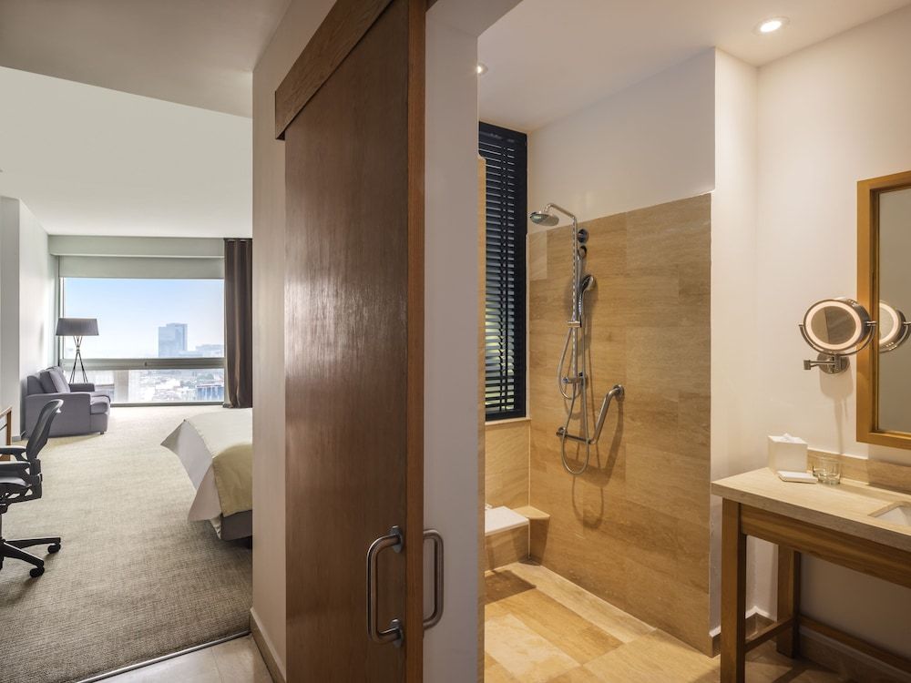 The Paragon Hotel Mexico City Santa Fe By Accor Classic Room, 1 King Bed, City View 5