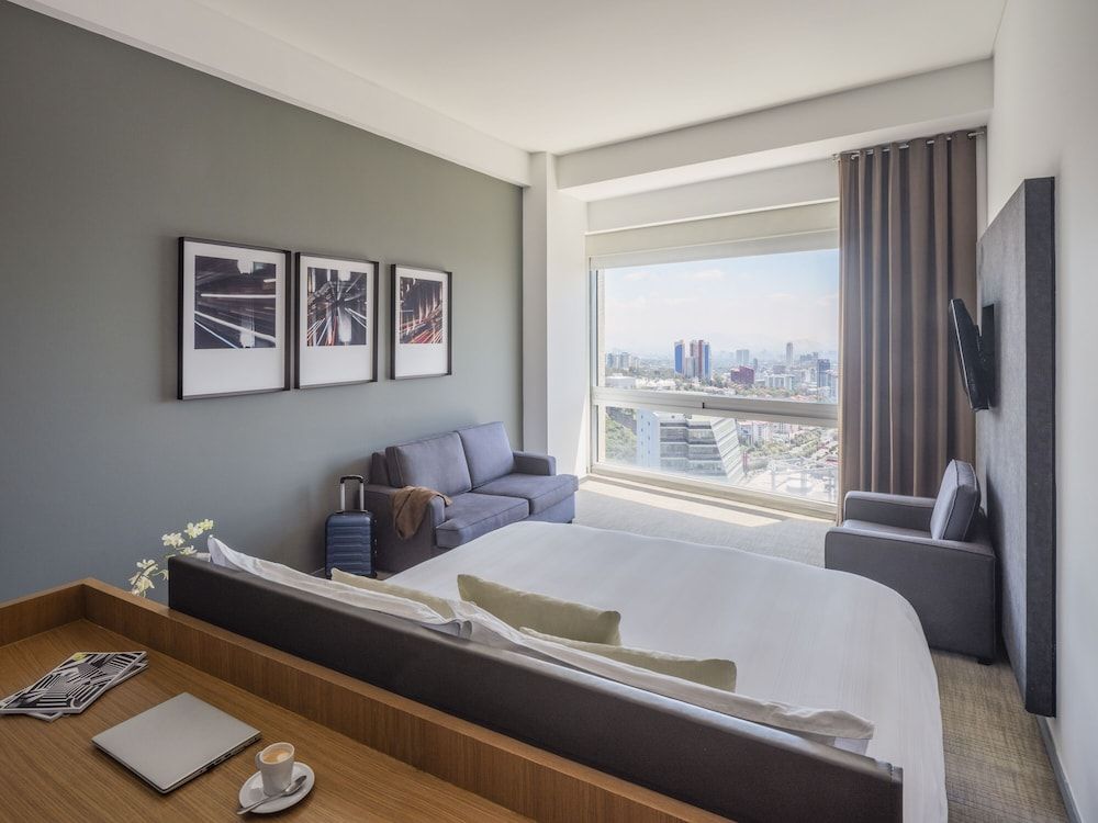 The Paragon Hotel Mexico City Santa Fe By Accor Classic Room, 1 King Bed, City View 4