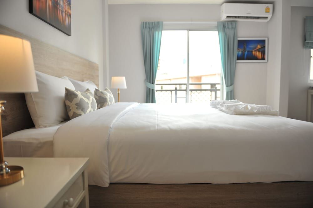 Drop Inn Bangkok Junior Suite 3