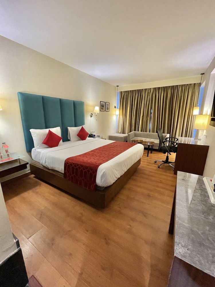 Premier Room, 1 King Bed, Non Smoking