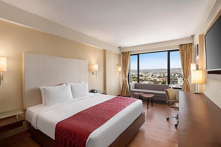 1 King Bed, Premier Accessible Room, Non-Smoking