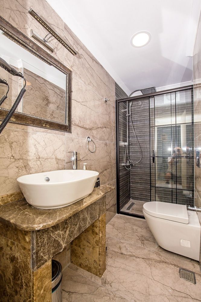 The Lea Hotel Standard Room 8